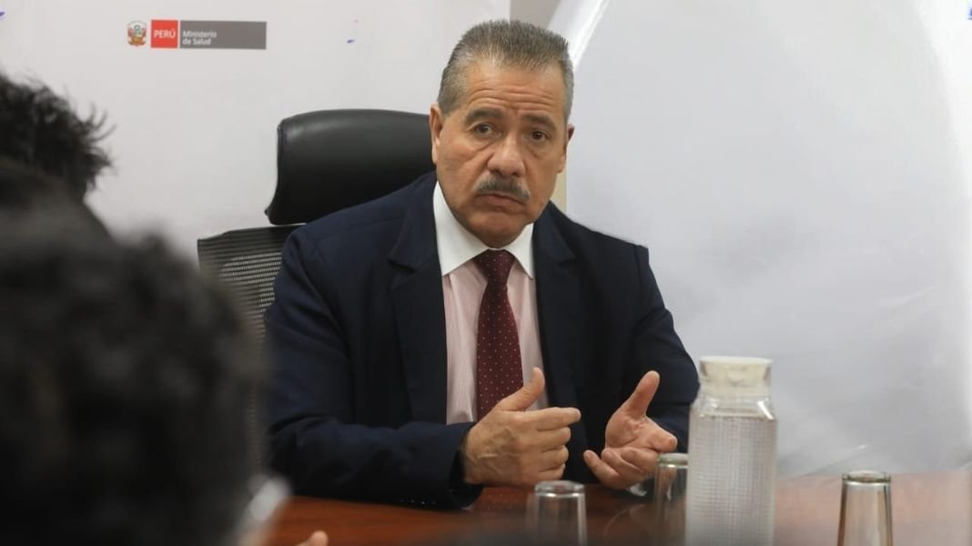 Ministro Luis Quiroz anuncia implementación de consultas médicas 24/7 mediante telemedicina y aplicativo móvil