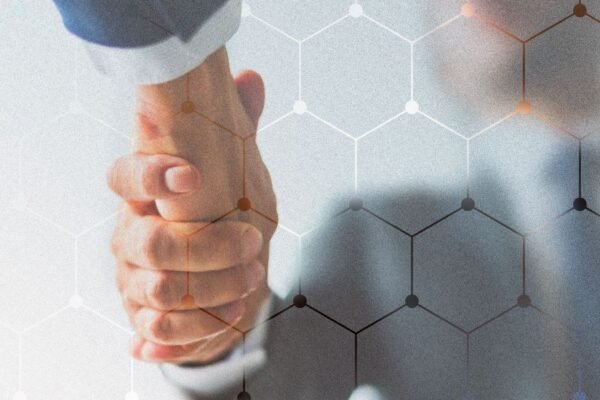 Vivir Seguros y Seguros Falabella oficializan alianza y presentan un SOAT con tarifas altamente competitivas