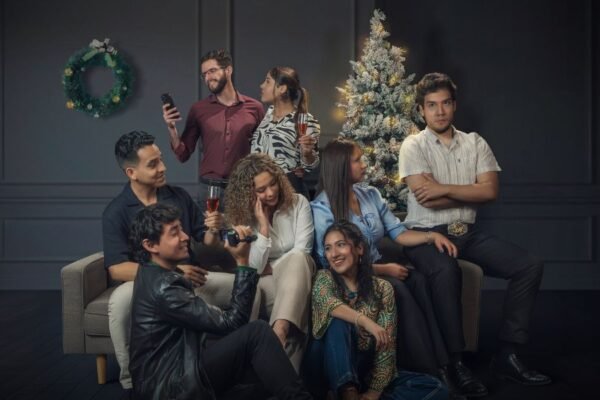 “La noche del amigo secreto”: Un juego navideño que revela verdades incómodas