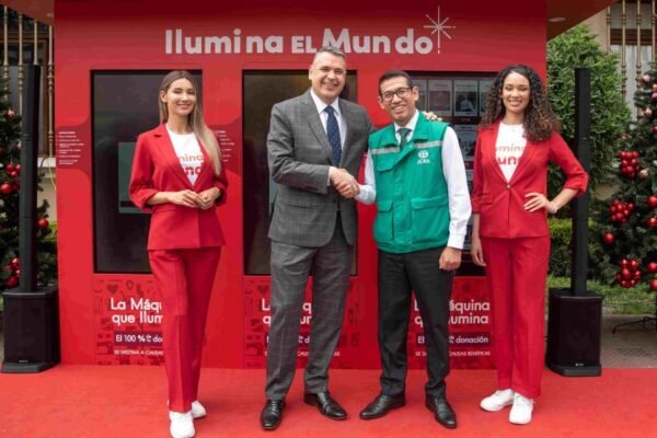 Lima se suma a la red mundial de Giving Machines con el lanzamiento de “La máquina que Ilumina”