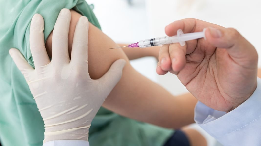 Día Mundial de la Lucha Contra el Sida: urge implementar la Ley Nº 32501 para garantizar la vacunación contra el VPH en personas con VIH