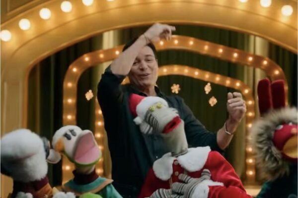 Falabella y DYU estrenan una nueva Navidad: Chayanne y 31 Minutos protagonizan la campaña 2025