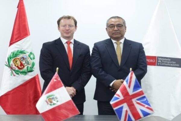 MTC y embajada Británica fortalecen cooperación para impulsar proyectos ferroviarios en el Perú