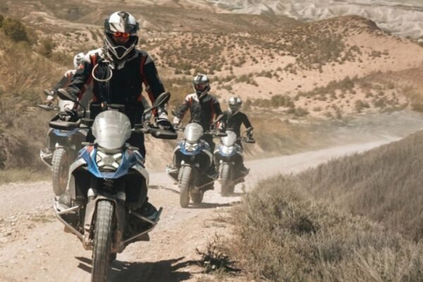Cinco consejos de BMW Motorrad para una escapada en moto este fin de semana largo