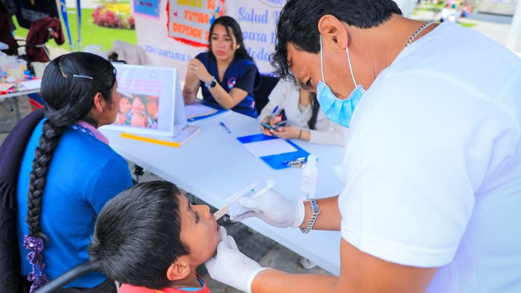 Más de 2 millones de peruanos accedieron a evaluaciones orales, superando la cobertura de salud bucal en el país