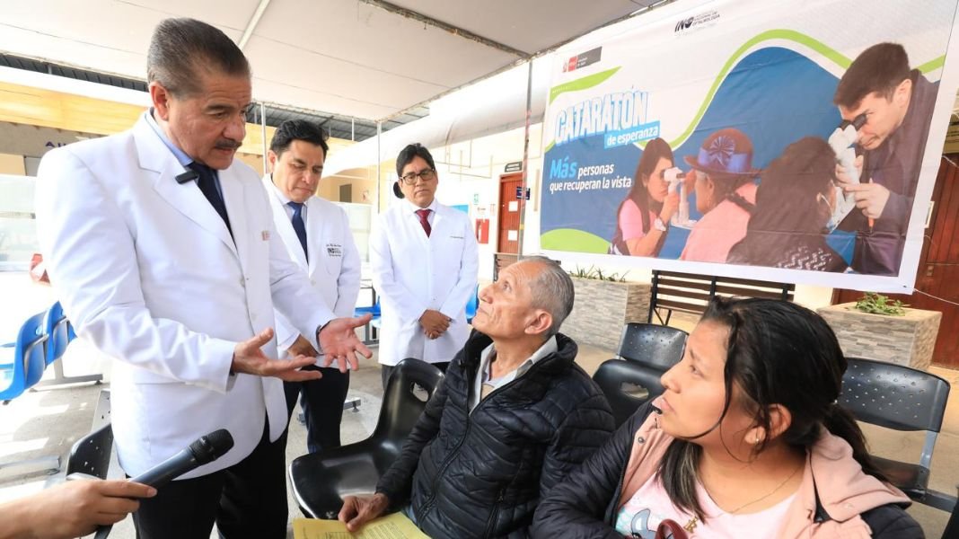 Ministro de Salud supervisa preparativos para la campaña “Cataratón de la esperanza” del Minsa