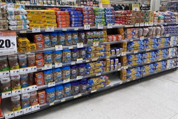 'Algunos tipos de pan y productos derivados de la harina bajan de precio en un 15%'