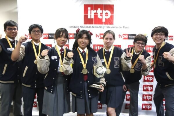 Colegio de San Martín de Porres campeona en la gran final del programa “Que gane el mejor” de TVPerú