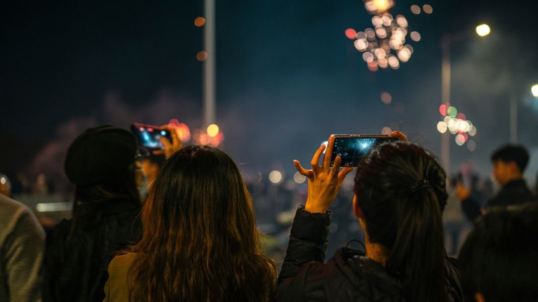 Fotografiar el Año Nuevo desde el celular: claves para no perder el momento