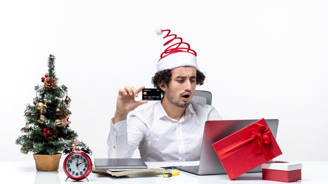 Cinco estafas digitales se intensifican a fin de año, advierte Kaspersky