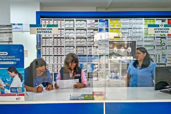 Minsa refuerza operativos de fiscalización sanitaria en establecimientos farmacéuticos de Lima Metropolitana