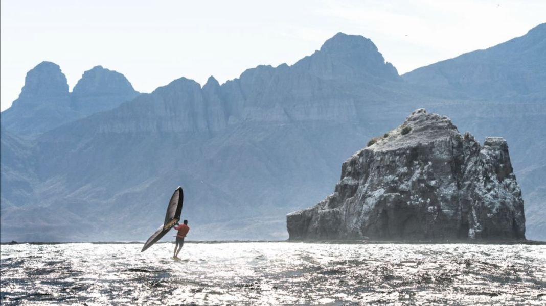 Foil Baja California Sur 2026: Éxito total en la travesía de foil por el Mar de Cortés