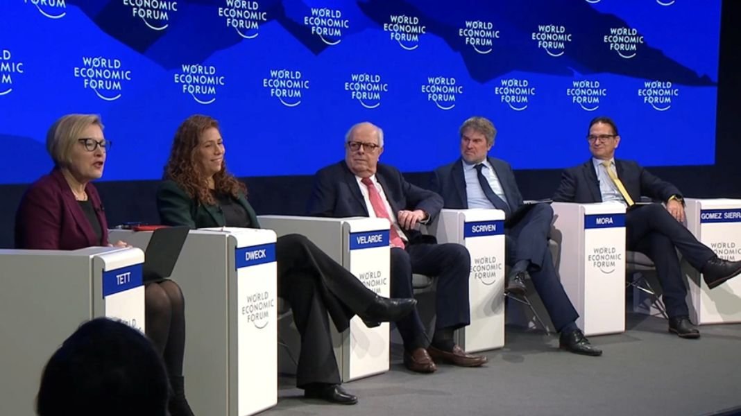 Julio Velarde participó en panel del Foro Económico Mundial