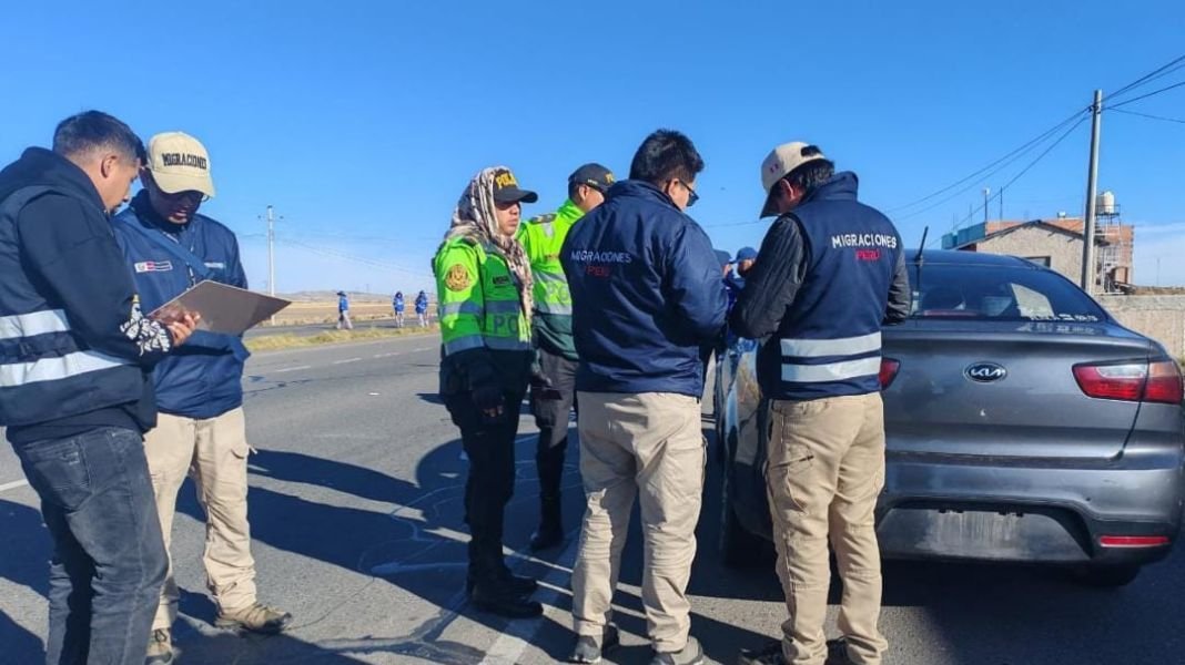 Migraciones refuerza atención en puestos de control fronterizo con Bolivia por la Festividad de la Virgen de la Candelaria 2026