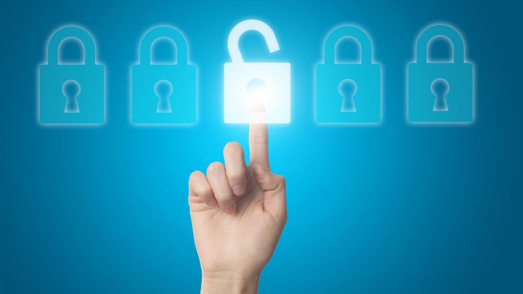 Alerta digital en Latinoamérica: 7 de cada 10 personas ya cambió sus contraseñas por miedo a hackeos