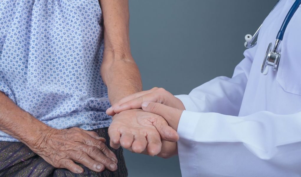 Conoce los principales factores de riesgo y los exámenes de tamizaje recomendados para los cánceres de mayor incidencia en el país