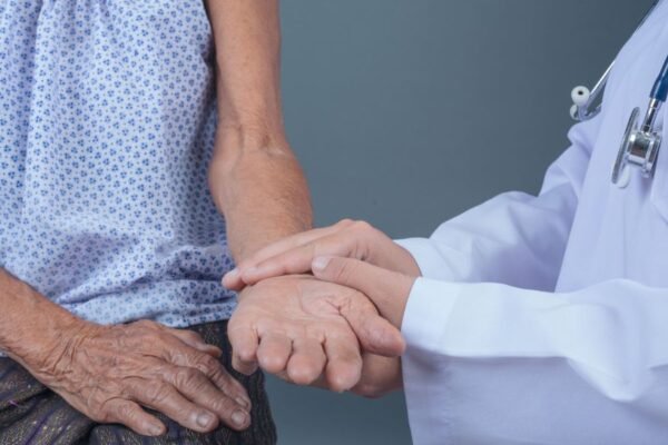 Conoce los principales factores de riesgo y los exámenes de tamizaje recomendados para los cánceres de mayor incidencia en el país