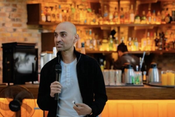 La IA evoluciona la forma en que las marcas ganan clientes: Neil Patel 