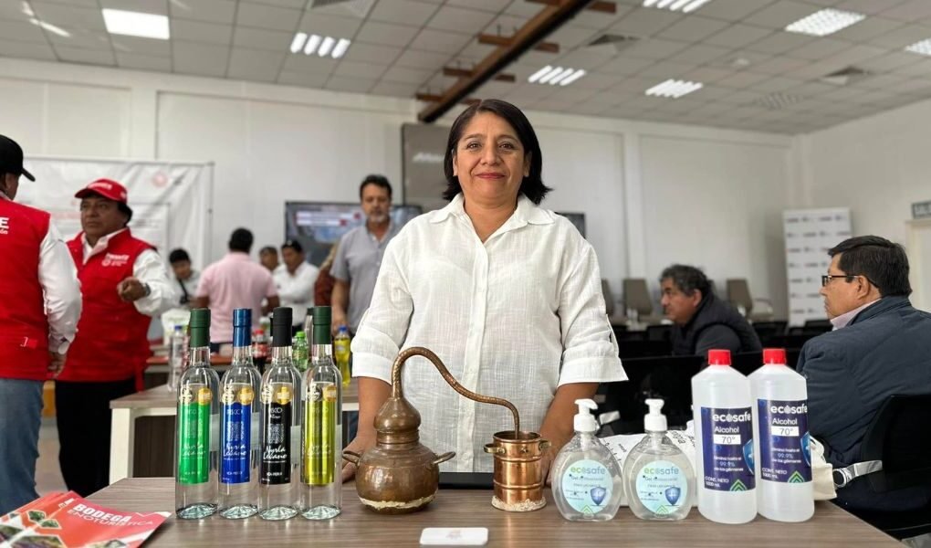 Bodega iqueña reaprovecha residuos generados durante la destilación del pisco y produce alcohol desinfectante