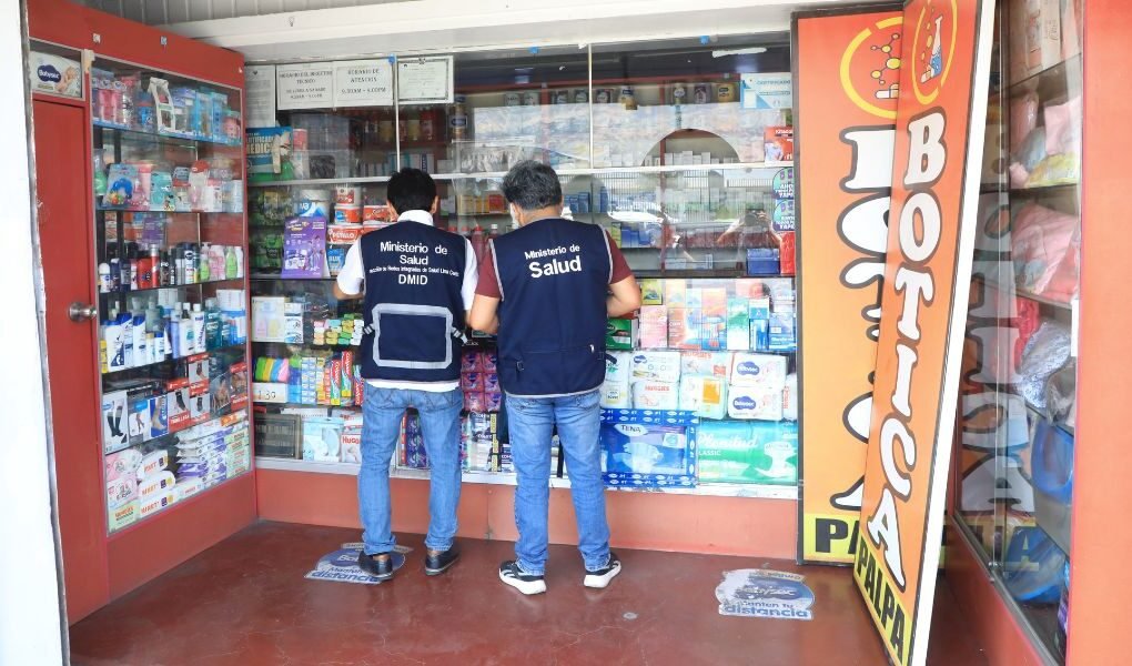 Ministerio de Salud intervienen farmacias y boticas en operativo nacional en su lucha contra los fármacos adulterados