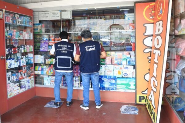 Ministerio de Salud intervienen farmacias y boticas en operativo nacional en su lucha contra los fármacos adulterados