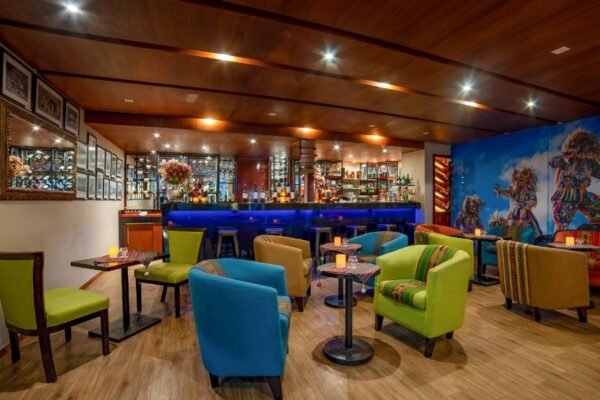 Sabores que enamoran: El brindis por el Pisco Sour y el romance se traslada al corazón del Cusco