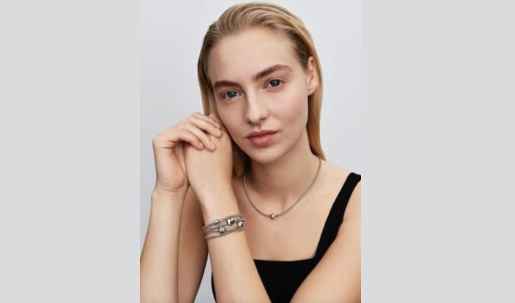 Pandora incursiona en joyería exclusiva con baño de platino