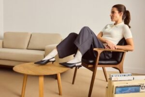 La simplicidad elevada: 3 claves para entender cómo los diseños atemporales en calzado renuevan tu estilo diario