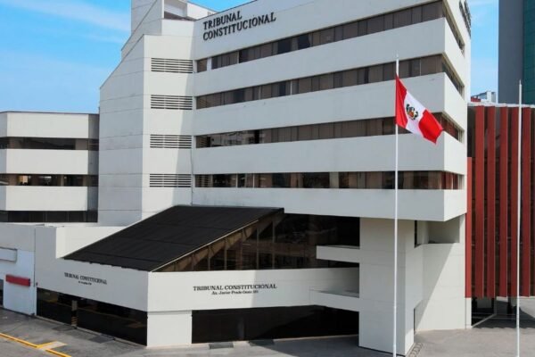 Sala Segunda del Tribunal Constitucional ordenó al Poder Judicial que reponga a trabajador cas despedido y que realizaba labores de naturaleza permanente