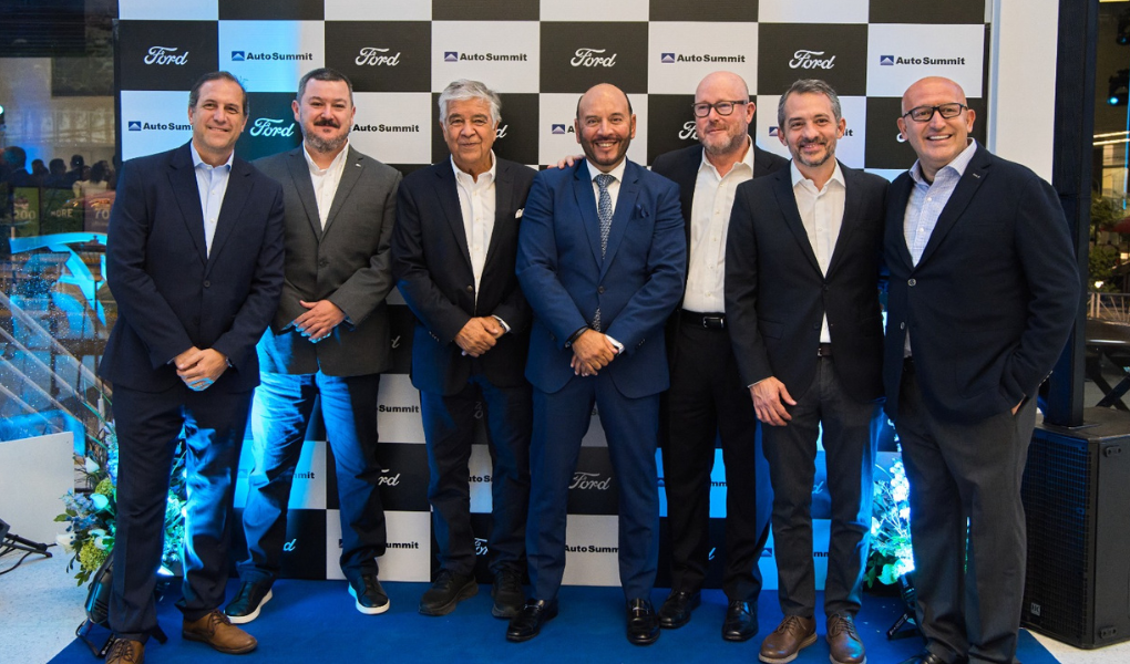 Ford Perú fortalece su red de concesionarios con sede renovada de Auto Summit en La Molina