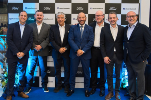 Ford Perú fortalece su red de concesionarios con sede renovada de Auto Summit en La Molina