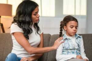 ¿Tu hijo se frustra con facilidad? Seis claves para enseñarle a manejar el error sin perder la motivación