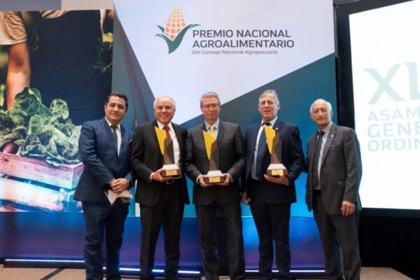Agricultura Nacional (Dragón) celebra 90 años consolidando su liderazgo en el agro mexicano y suma su tercer Premio Nacional Agroalimentario