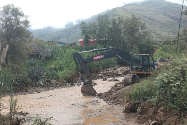 Huánuco: Ministerio de Vivienda recupera vías de acceso en el distrito de Tomay Kichwa afectadas por deslizamiento de lodo y piedras