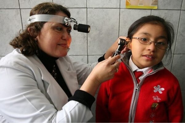 Minsa recomienda identificar señales para prevenir la pérdida de la audición