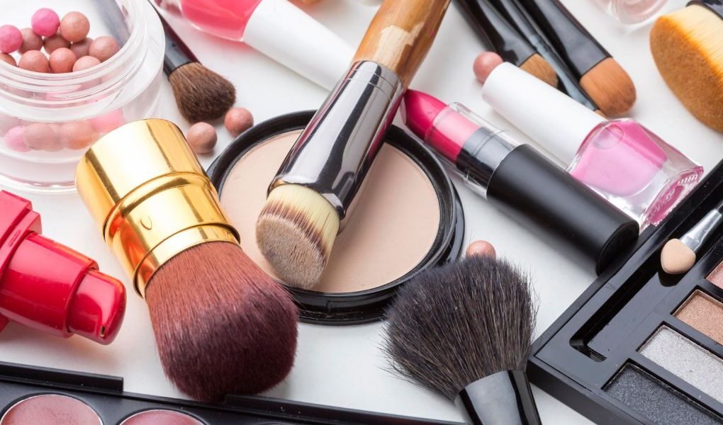 Sector cosmético superó los S/10 000 millones en 2025 impulsado por las categorías fragancias e higiene personal