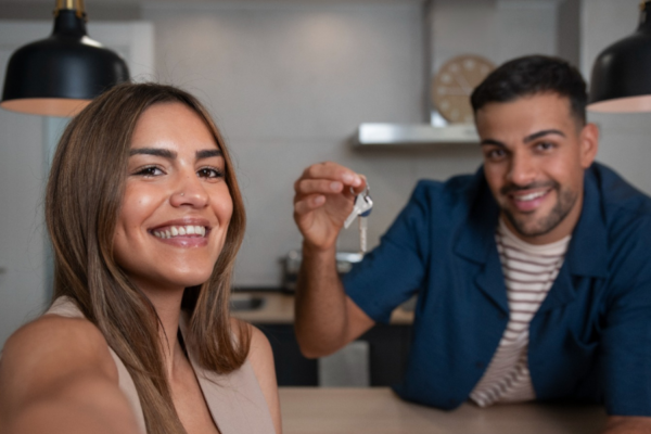 El nuevo “siguiente nivel” de las parejas limeñas en 2026: menos anillos y más llaves