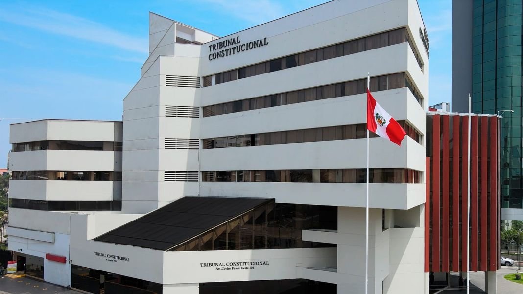 Tribunal Constitucional ordena a EsSalud reponer a locadora de servicios despedida por estar embarazada