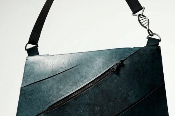 Presentan el primer bolso de lujo de cuero de T-Rex diseñado por Enfin Levé