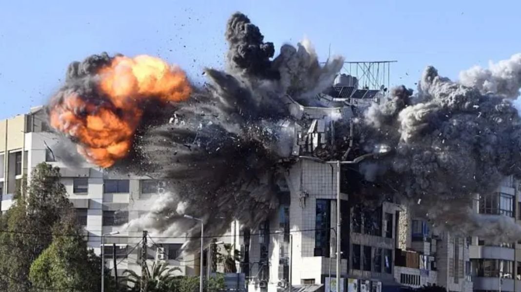 Israel lanza la mayor oleada de ataques sobre Líbano y deja decenas de muertos