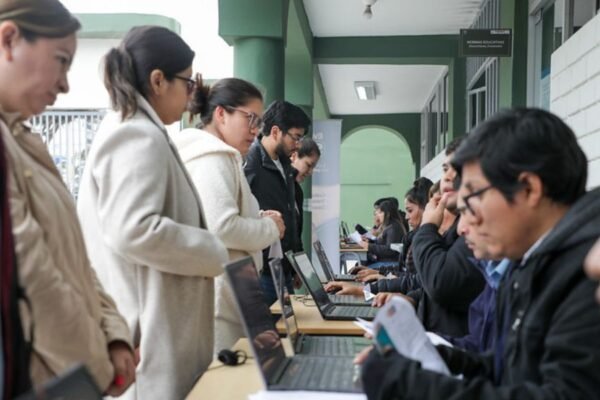 Minsa: hoy inician las inscripciones para rezagados a la evaluación Serums 2026-I