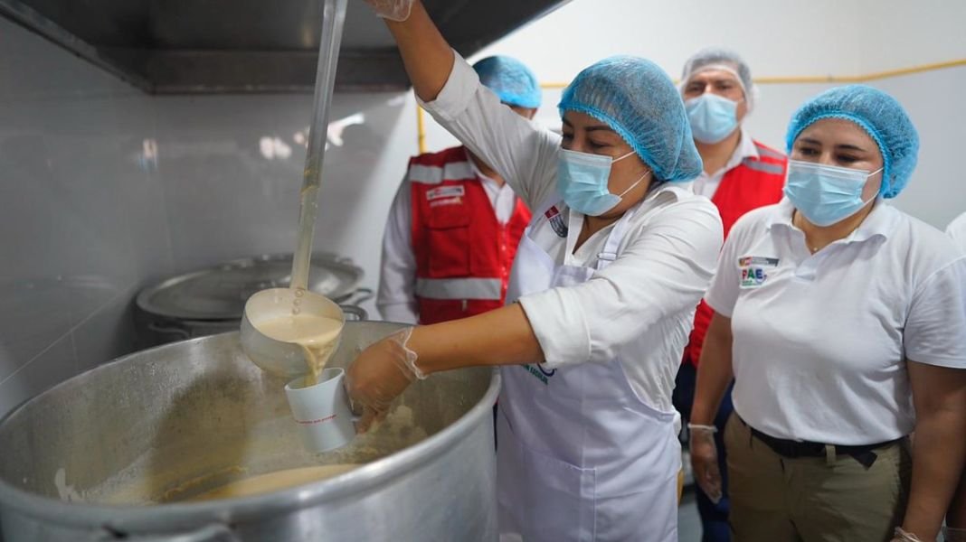 Loreto: Midis entrega modernas cocinas y almacenes en beneficio de más de 1700 escolares en Punchana