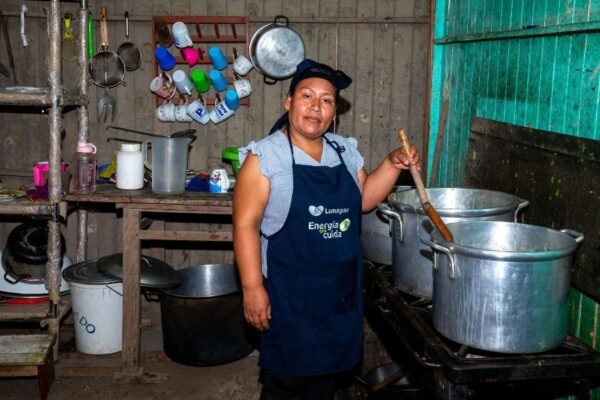 Más de 8.5 millones de peruanos aún cocinan con combustibles nocivos