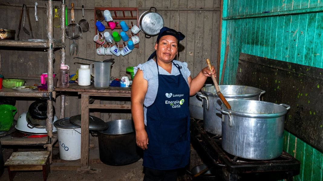 Más de 8.5 millones de peruanos aún cocinan con combustibles nocivos