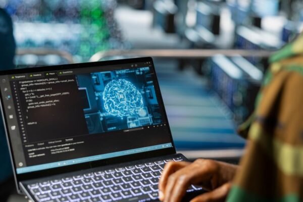 Fraude con inteligencia artificial: cómo las identidades sintéticas están redefiniendo la ciberseguridad