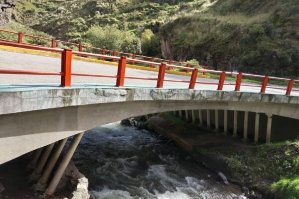 Camiones de alto tonelaje elevan presión sobre puentes críticos en la Carretera Central