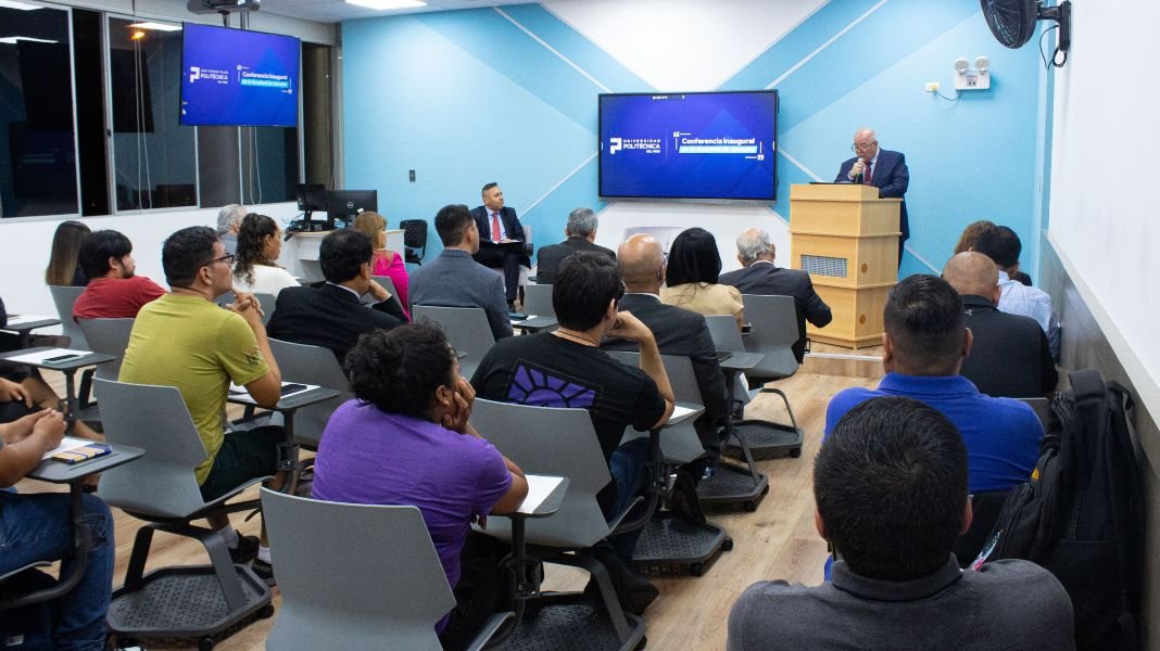 Universidades peruanas avanzan hacia modelos de enseñanza híbrida