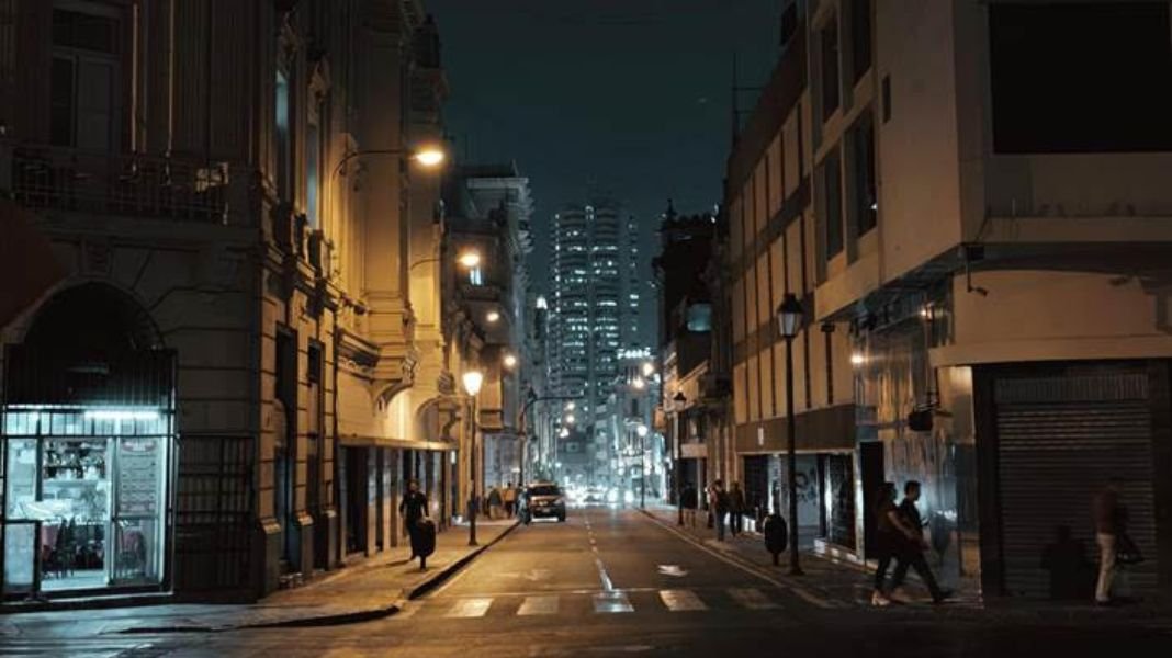 Siete consejos para hacer fotografía nocturna en la ciudad con tu smartphone