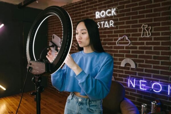 Mes del creador de contenido: ¿Cómo proteger tu comunidad digital frente a los fraudes online?