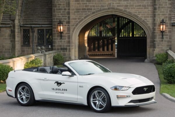 Máquina del tiempo: la flota histórica de Ford ayuda a inspirar los autos del futuro